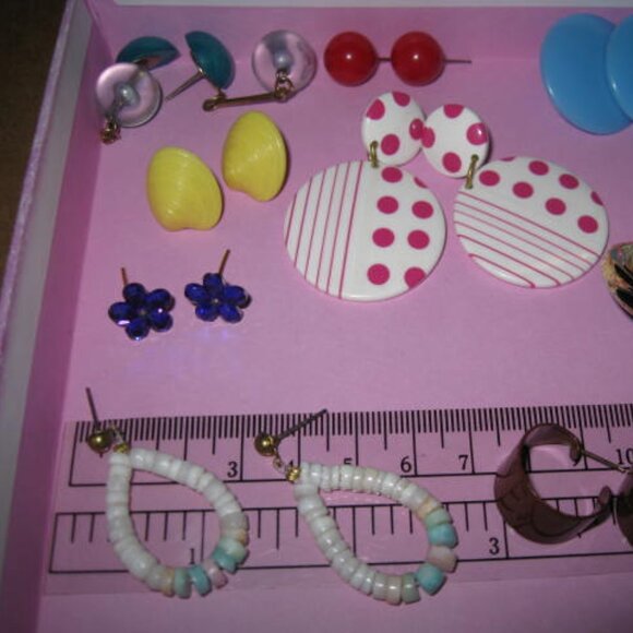 Lot of 15 Vintage Pierced Earrings No Backs - Picture 9 of 16